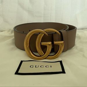 Beige Gucci GG Marmont belt